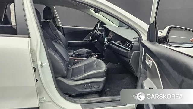 Kia Niro Plus 2022 Белый из Кореи, фото 2