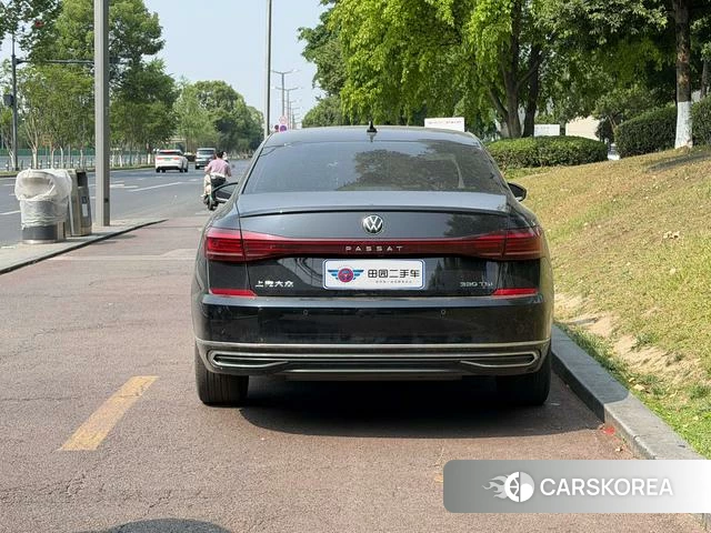 Volkswagen Passat 2022 Черный из Китая, фото 2
