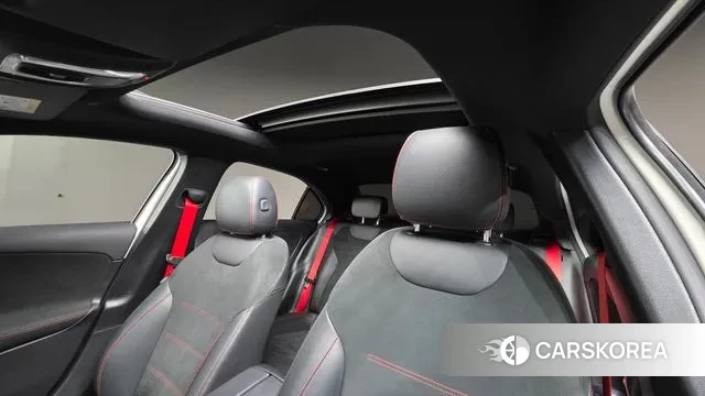 Mercedes-Benz A-Class W177 2022 Белый из Кореи, фото 2