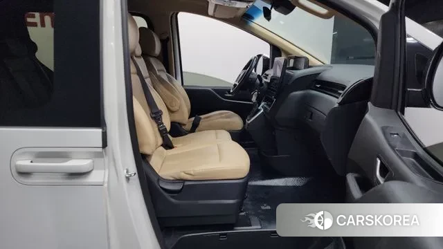 Hyundai Staria 2021 Белый из Кореи, фото 2