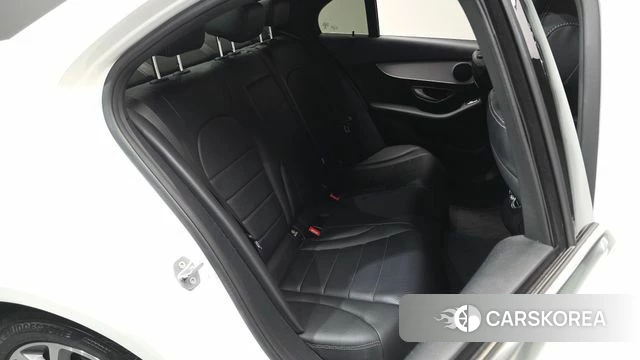 Mercedes-Benz C-Class W205 2018 Белый из Кореи, фото 2