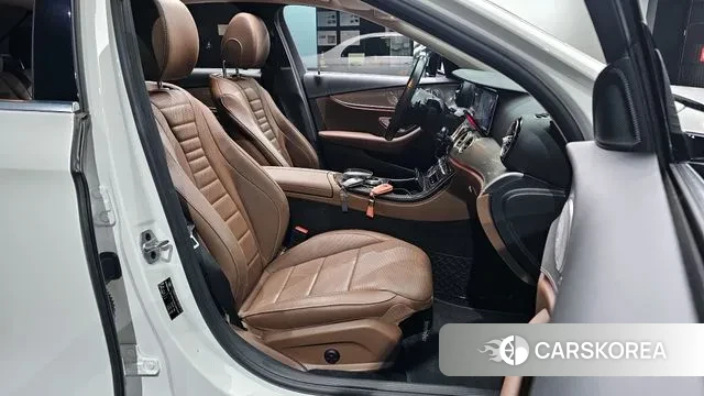 Mercedes-Benz E-Class W213 2020 Белый из Кореи, фото 2