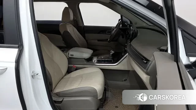 Kia Carnival 4th generation 2023 Белый из Кореи, фото 2