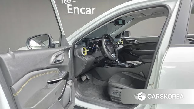 Chevrolet (GM Daewoo) Trax Crossover 2023 Белый из Кореи, фото 2