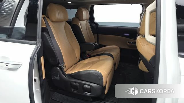 Kia Carnival 4th generation 2023 Белый из Кореи, фото 2