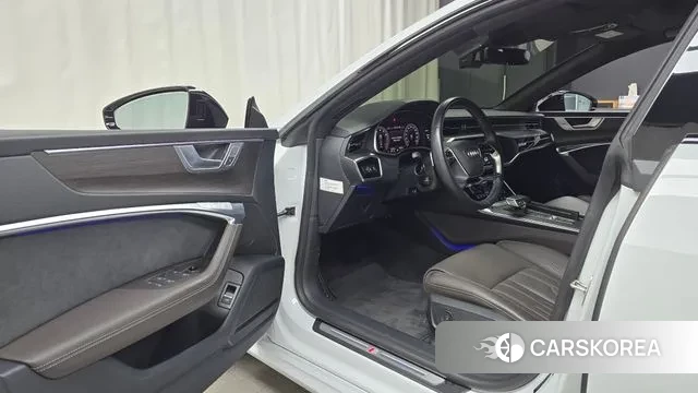 Audi A7 (4K) 2023 Белый из Кореи, фото 2