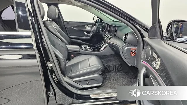 Mercedes-Benz E-Class W213 2019 Черный из Кореи, фото 2