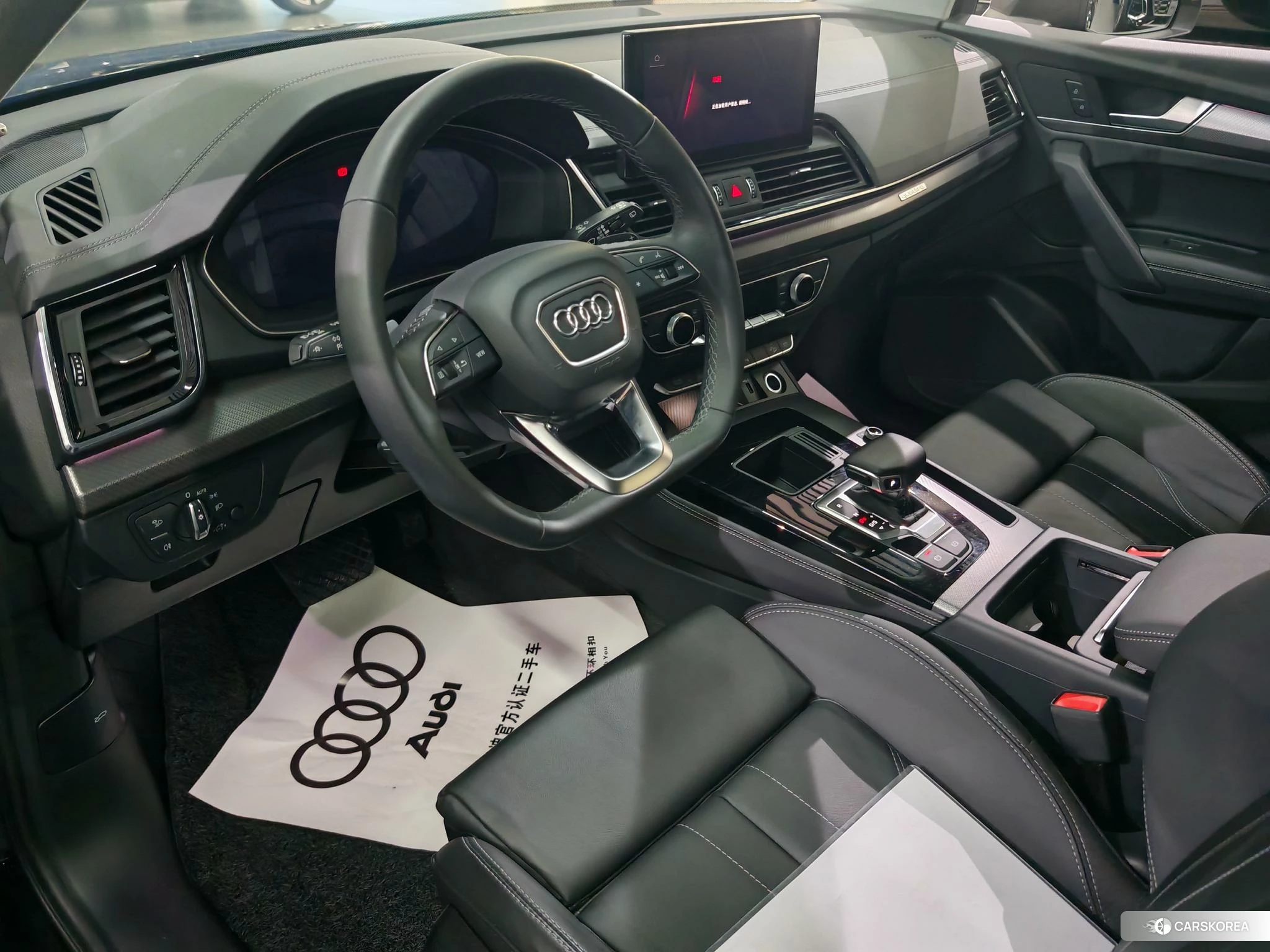 Audi Q5L 2021 Черный из Китая, фото 2