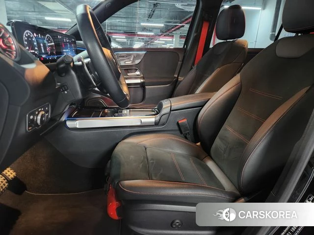 Mercedes-Benz GLB-Class X247 2025 Черный из Кореи, фото 2