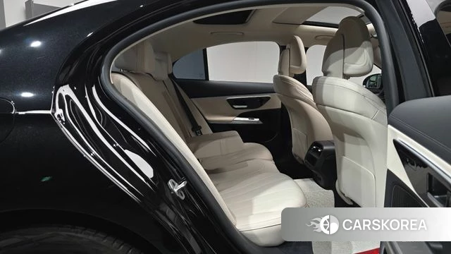 Mercedes-Benz E-Class W214 2024 Черный из Кореи, фото 2