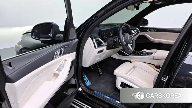 BMW X7 (G07) 2024 Черный из Кореи, фото 2