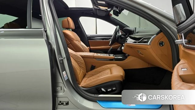 BMW 7 Series (G11) 2022 Серебристо-серый из Кореи, фото 2