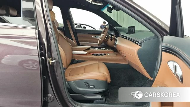 Genesis GV70 2022 Коричневый из Кореи, фото 2