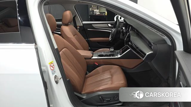 Audi A6 (C8) 2023 Белый из Кореи, фото 2