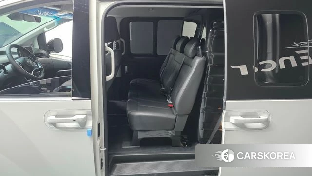 Hyundai Staria 2025 Белый из Кореи, фото 2