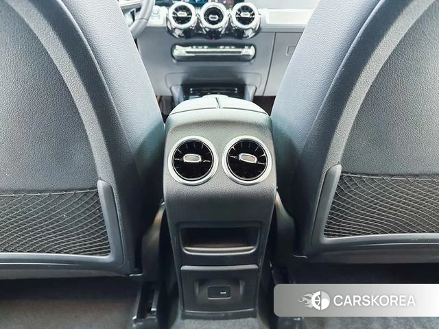 Mercedes-Benz GLB 2022 Черный из Китая, фото 2