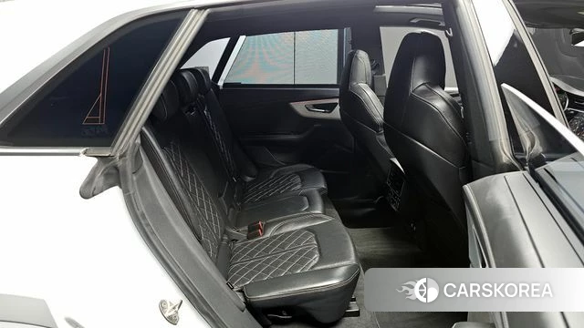 Audi Q8 (4M) 2021 Белый из Кореи, фото 2