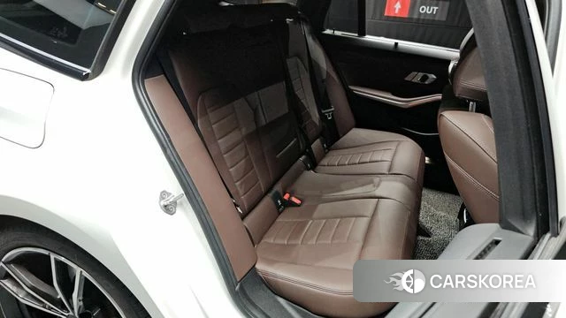 BMW 3 Series (G20) 2022 Белый из Кореи, фото 2