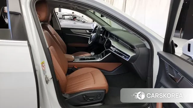 Audi A6 (C8) 2021 Белый из Кореи, фото 2