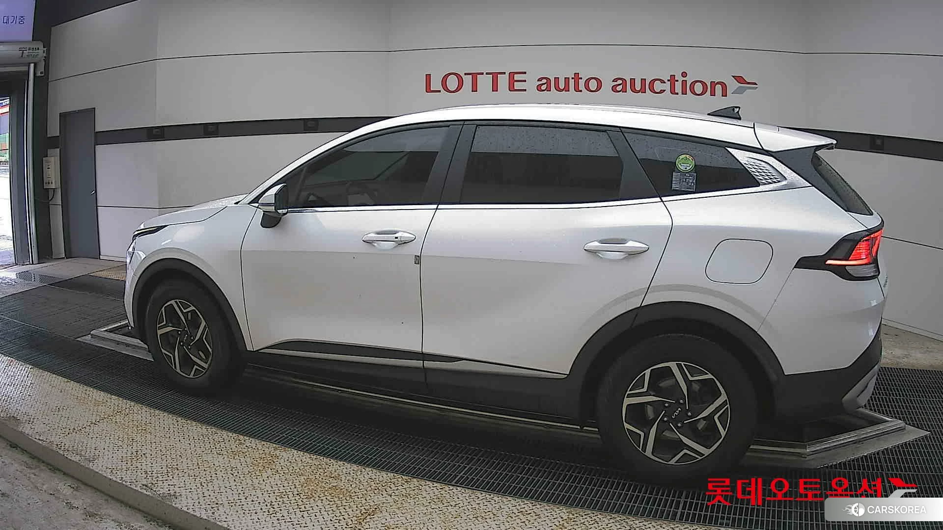 Kia Sportage 2022 Snow White Pearl (optional) из Кореи, фото 2