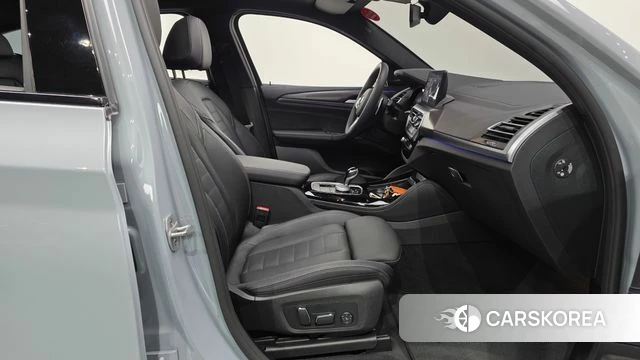 BMW X4 (G02) 2025 Серебристо-серый из Кореи, фото 2