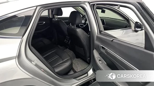 Hyundai Sonata (DN8) 2021 Серебристо-серый из Кореи, фото 2