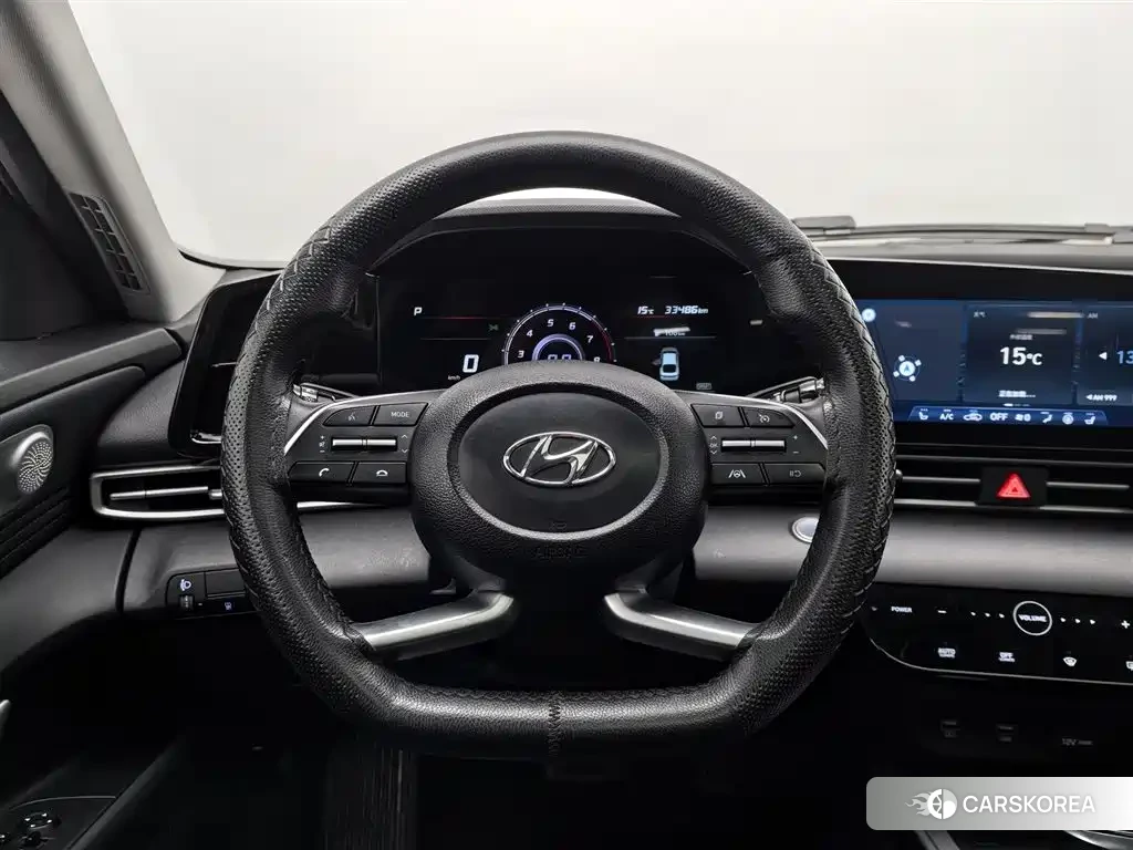 Hyundai Elantra 2023 Белый из Китая, фото 2