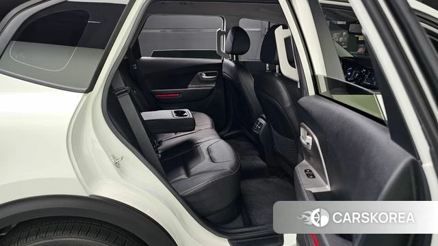 Kia Niro Plus 2023 Белый из Кореи, фото 2
