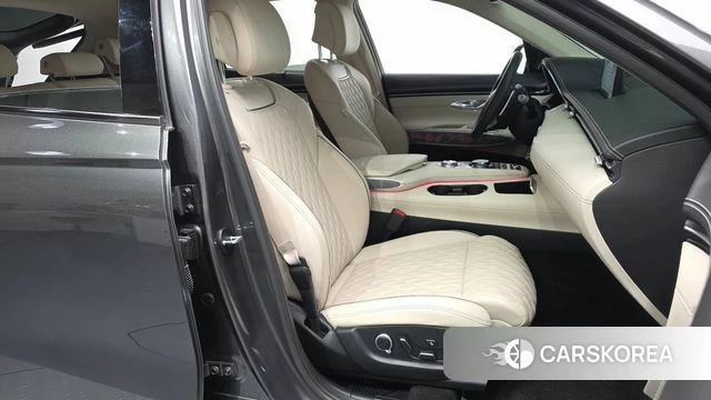 Genesis GV70 2023 Серый из Кореи, фото 2