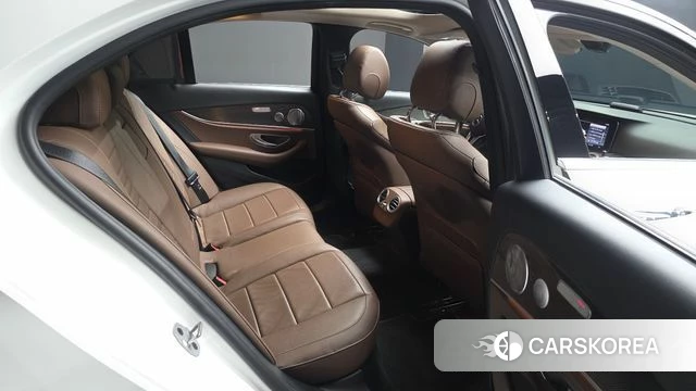 Mercedes-Benz E-Class W213 2020 Белый из Кореи, фото 2