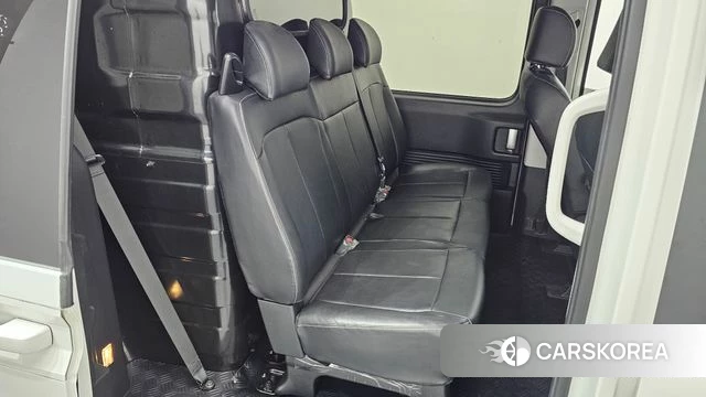 Hyundai Staria 2023 Белый из Кореи, фото 2