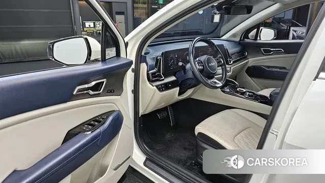 Kia Sportage 5th Generation Hybrid 2023 Белый из Кореи, фото 2