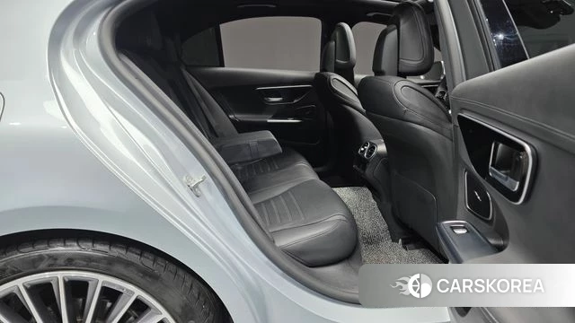 Mercedes-Benz C-Class W206 2023 Серебристо-серый из Кореи, фото 2