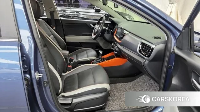 Kia Stonic 2018 Синий из Кореи, фото 2