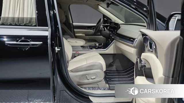 Kia Carnival 4th generation 2023 Черный из Кореи, фото 2