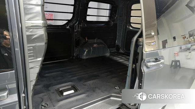 Hyundai Staria 2023 Серый из Кореи, фото 2