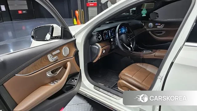 Mercedes-Benz E-Class W213 2020 Белый из Кореи, фото 2