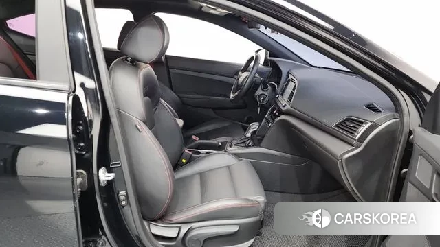 Hyundai Avante AD 2018 Черный из Кореи, фото 2