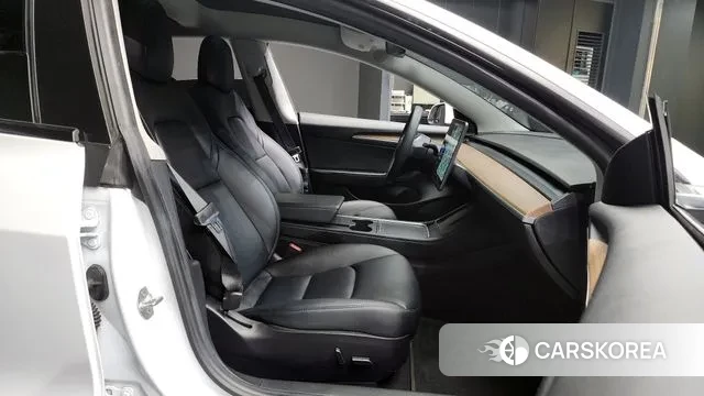 Tesla Model 3 2021 Белый из Кореи, фото 2