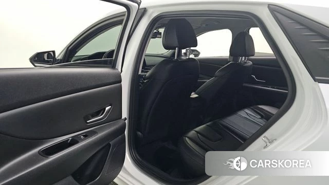 Hyundai Avante (CN7) 2022 Белый из Кореи, фото 2