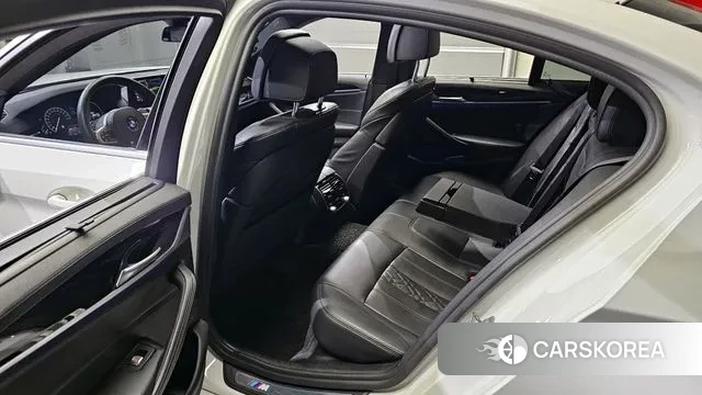 BMW 5 Series (G30) 2019 Белый из Кореи, фото 2