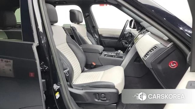 Land Rover Discovery 5 2023 Черный из Кореи, фото 2