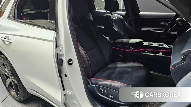 Genesis GV70 2022 Белый из Кореи, фото 2