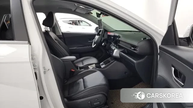 Hyundai Kona (SX2) 2024 Белый из Кореи, фото 2