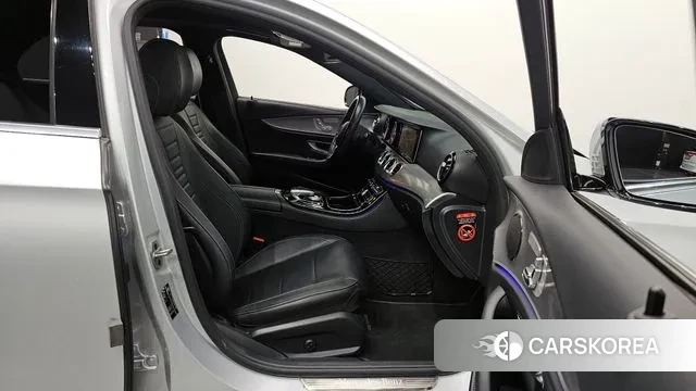 Mercedes-Benz E-Class W213 2019 Серебристо-серый из Кореи, фото 2