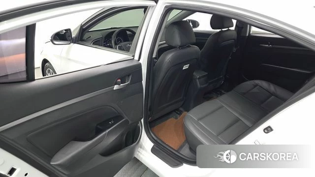 Hyundai Avante AD 2018 Белый из Кореи, фото 2