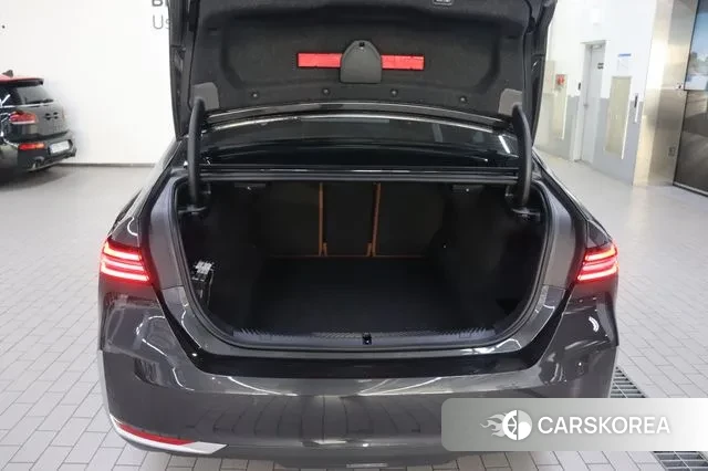 BMW 5 Series (G60) 2025 Серый из Кореи, фото 2