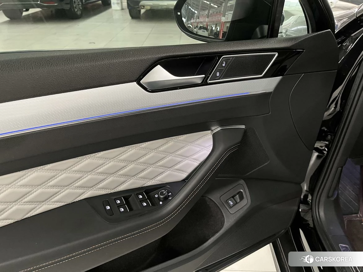 Volkswagen Magotan 2022 Черный из Китая, фото 2