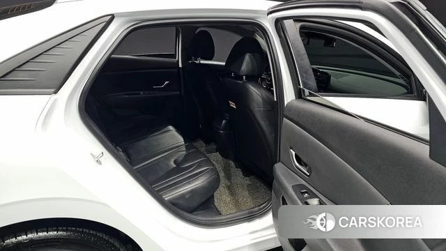 Hyundai Avante Hybrid (CN7) 2022 Белый из Кореи, фото 2