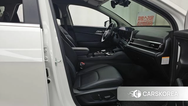 Kia Sportage 5th Generation Hybrid 2023 Белый из Кореи, фото 2